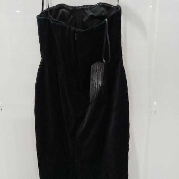 BCBGMAXARIA REVOLVE WOMEN'S VELVET BUSTIER STRAPLESS DRESS - 6 - BLACK - Picture 3 of 7